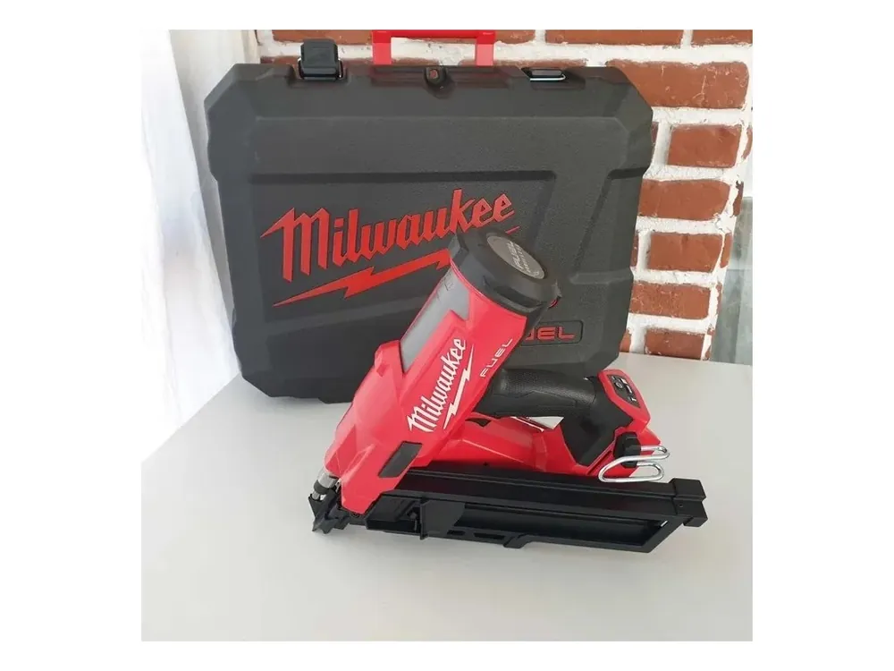 Aku hřebíkovačka Milwaukee M18 FFN-0C